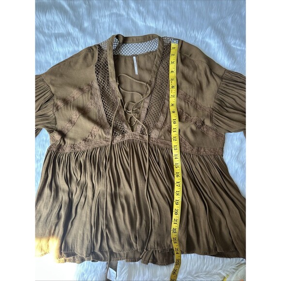 Free People Bell Sleeve Blouse Flowy Peasant Burgundy Brown boho top Size Small - Picture 13 of 14